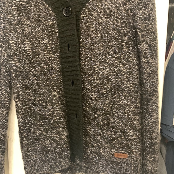 Roots gently used acrylic/wool sweater - Picture 5 of 5